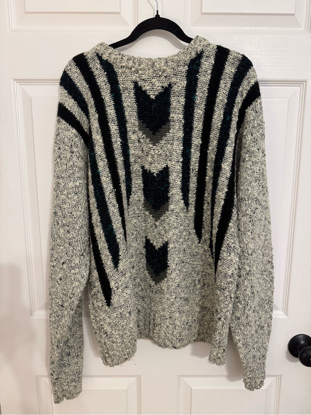 Vintage Men's Marled Gray Crewneck Sweater with Black Chevron Motif